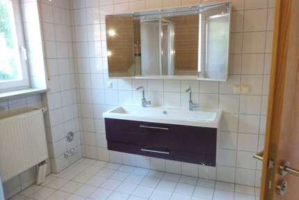 Haus zum Mieten in Bad-Abbach 1.180 € 123 m² 4 zimmer