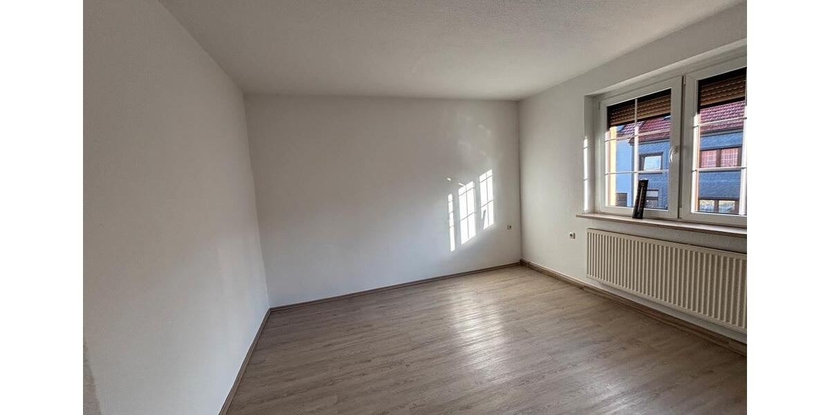 Einfamilienhaus Ilmenau - 9 Zimmer, 184 m&sup2;, 1.700&euro; | Angebot:26024492