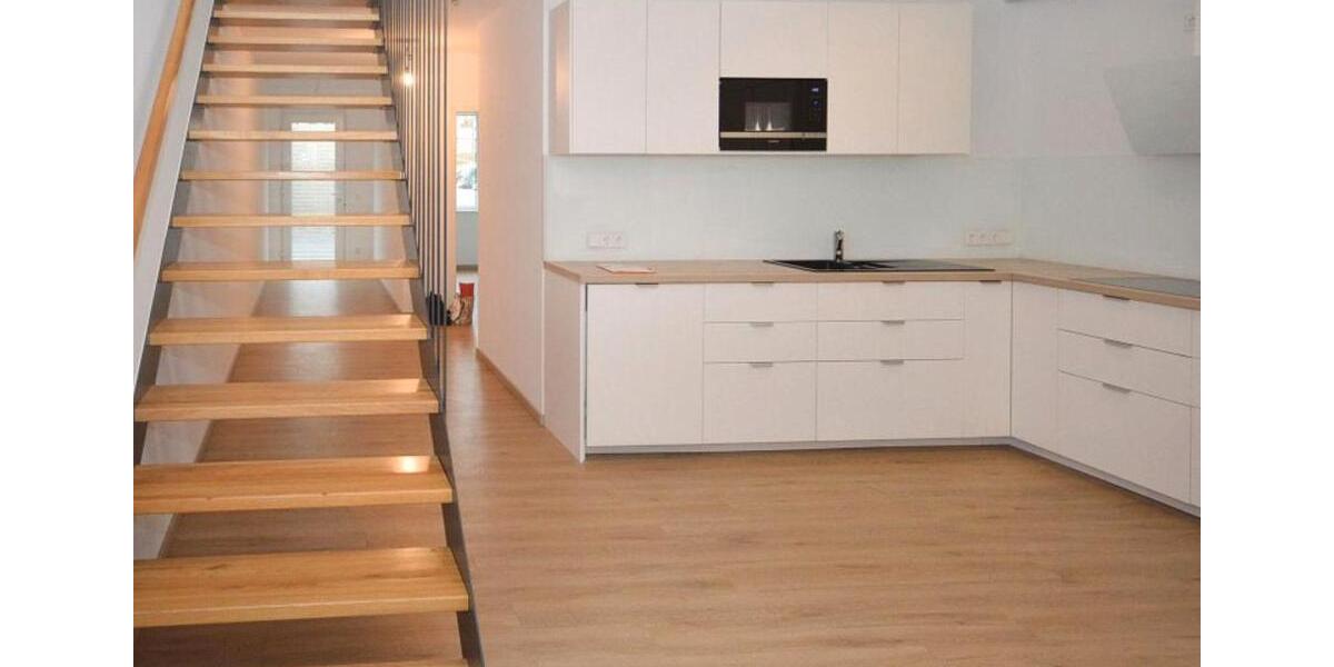 4 Zi. Maisonette Wohnung mit Garten, Terrasse u. Dachterrasse 4 zimmer