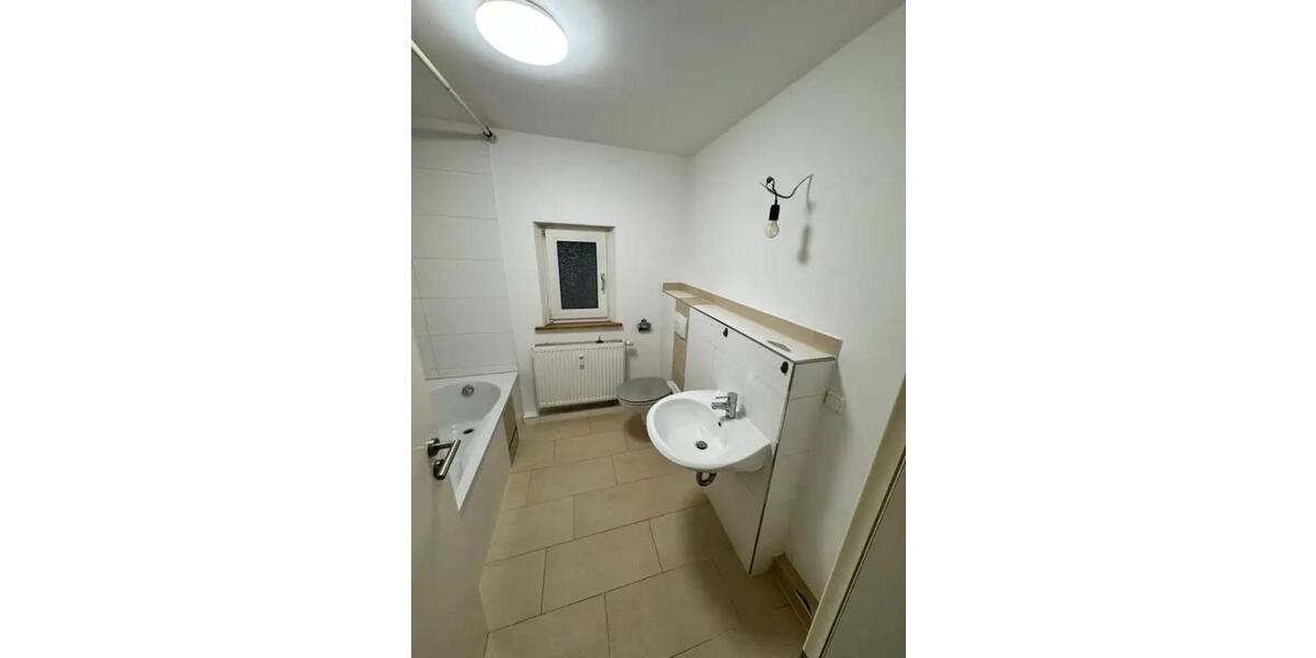 Etagenwohnung Eckental - 6 Zimmer, 180 m&sup2;, 1.350&euro; | Angebot:25853985