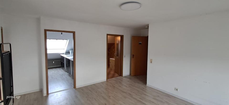 Dachgeschoßwohnung Saarbrücken - 1 Zimmer, 65 m&sup2;, 600&euro; | Angebot:25611704