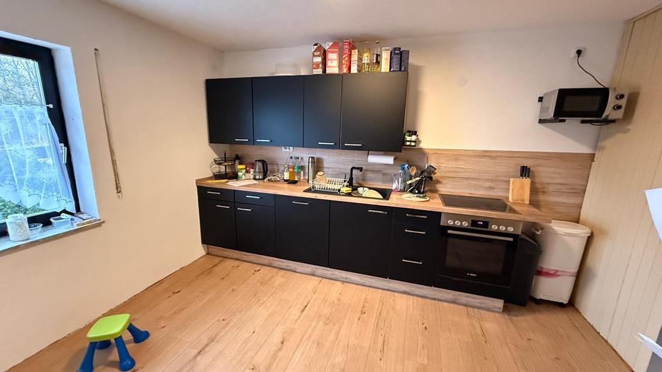 Freistehendes Einfamilienhaus in NailaLippertsgrün zu vermieten 7 zimmer