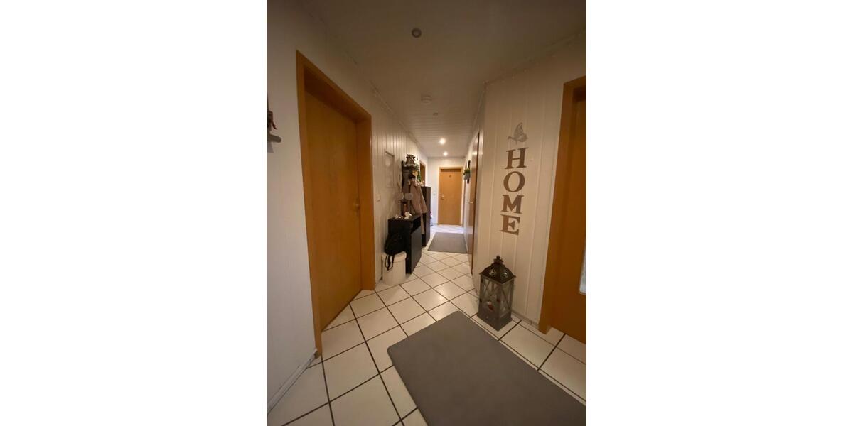 Dachgeschoßwohnung Schwalmstadt - 4 Zimmer, 88 m&sup2;, 790&euro; | Angebot:25945240