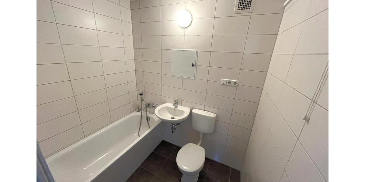 Erdgeschoßwohnung Gera Lusan - 3 Zimmer, 69 m&sup2;, 350&euro; | Angebot:25990363