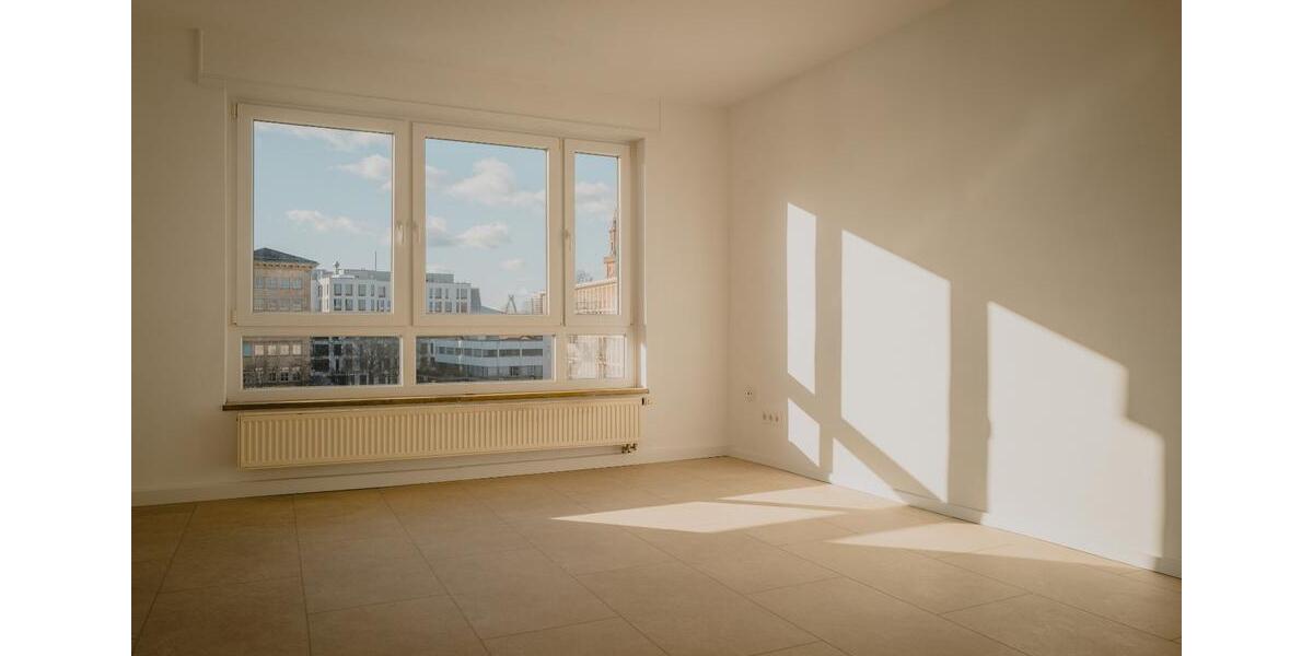 Helle renovierte 3-Zimmer-Wohnung mit neuer Einbauküche (Video) 3 zimmer