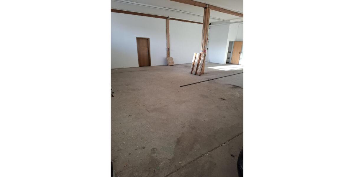 Gewerbehalle beheizt + Büro zu vermieten + Wohnhaus zimmer