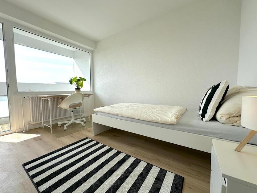 4er-Penthouse-WG | Zimmer 4 mit Balkon nur 660€ warm | Erstbezug & möbliert