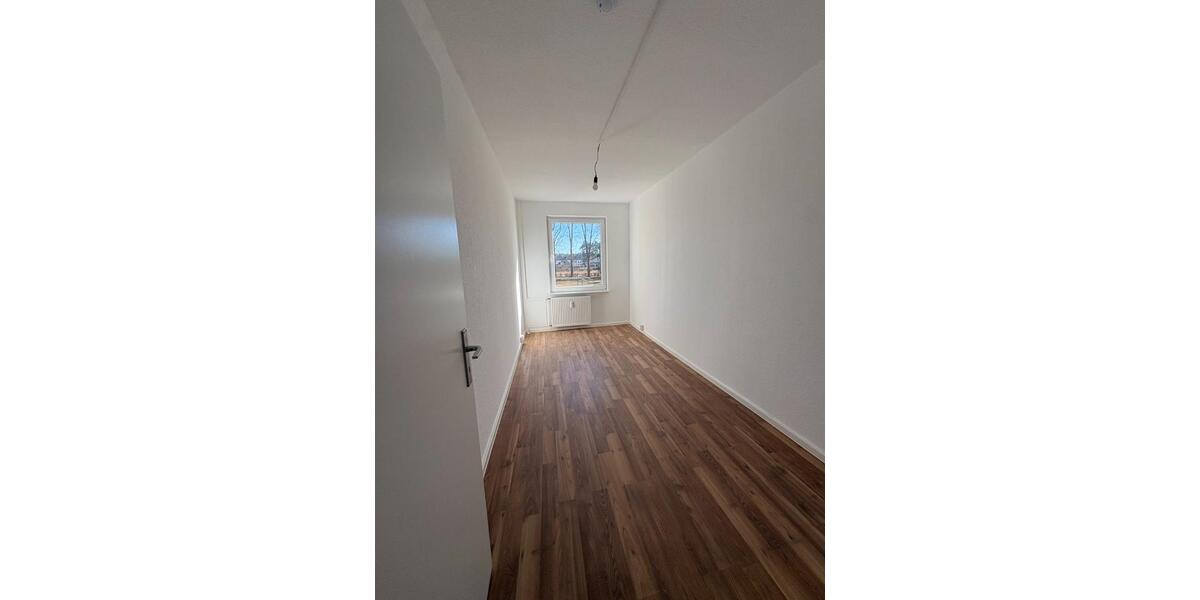 Etagenwohnung Pasewalk - 4 Zimmer, 71 m&sup2;, 530&euro; | Angebot:25854081