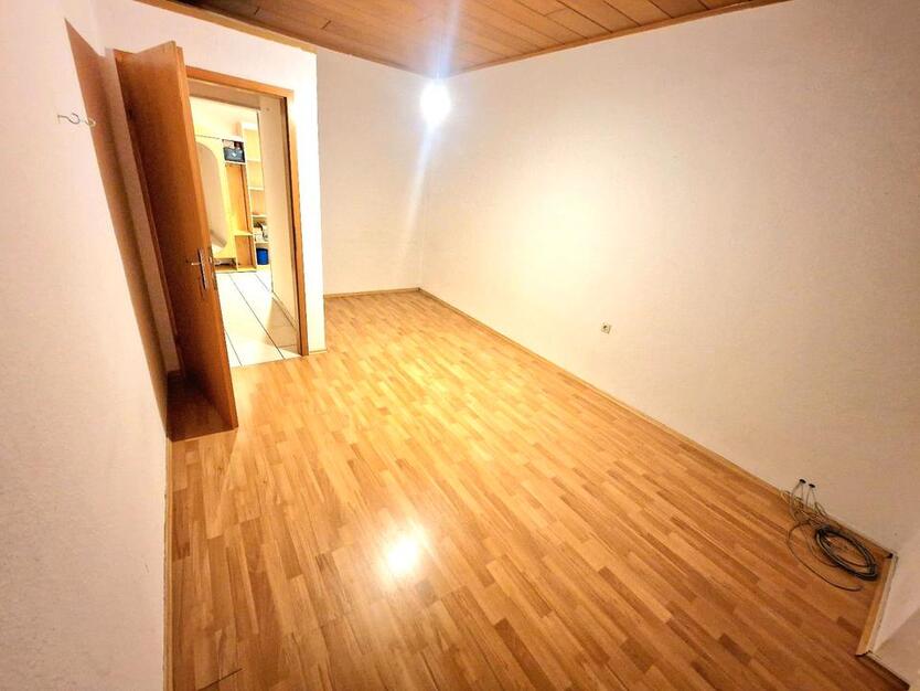 Für Studenten - 1 Zimmer in 3er WG zimmer