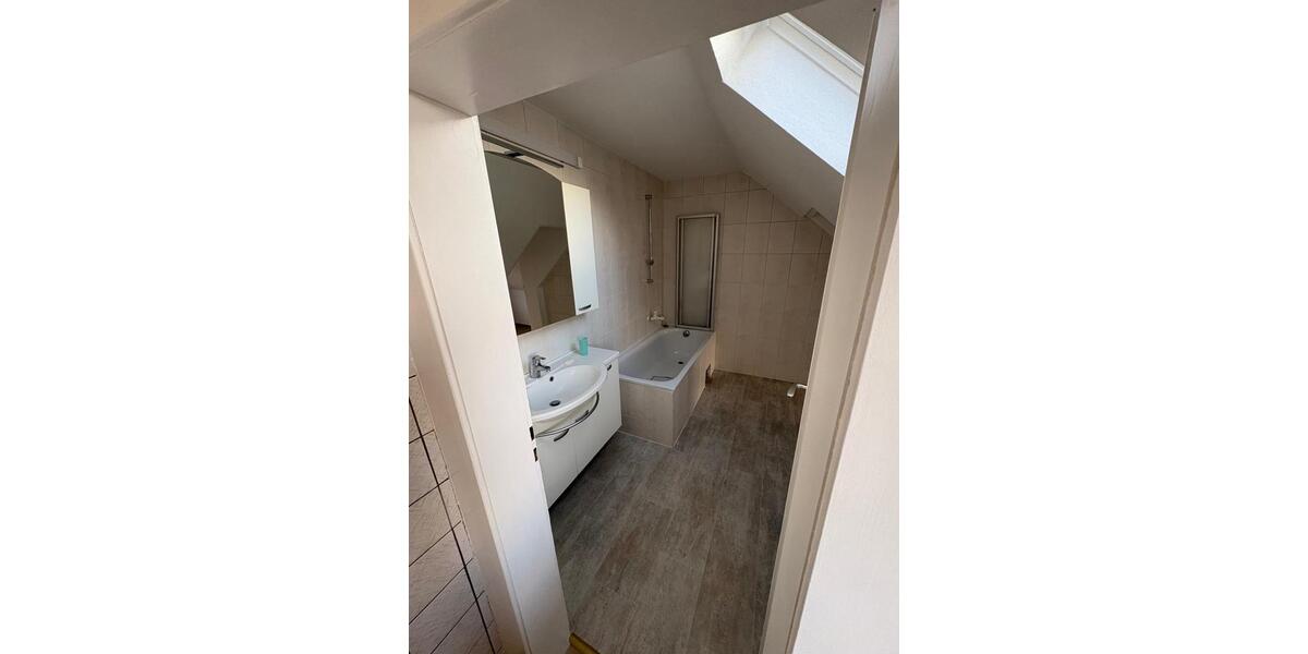 Helle 3-Zimmer Dachgeschosswohnung in Nordstemmen 3 zimmer