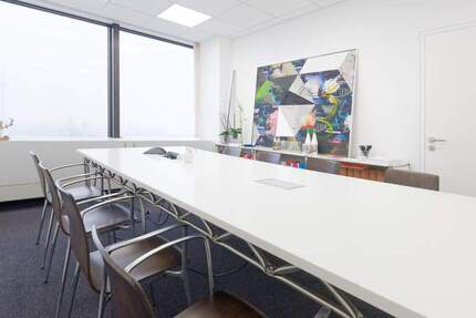 Büro mit Blick über die Stadt - All-in-Miete zimmer