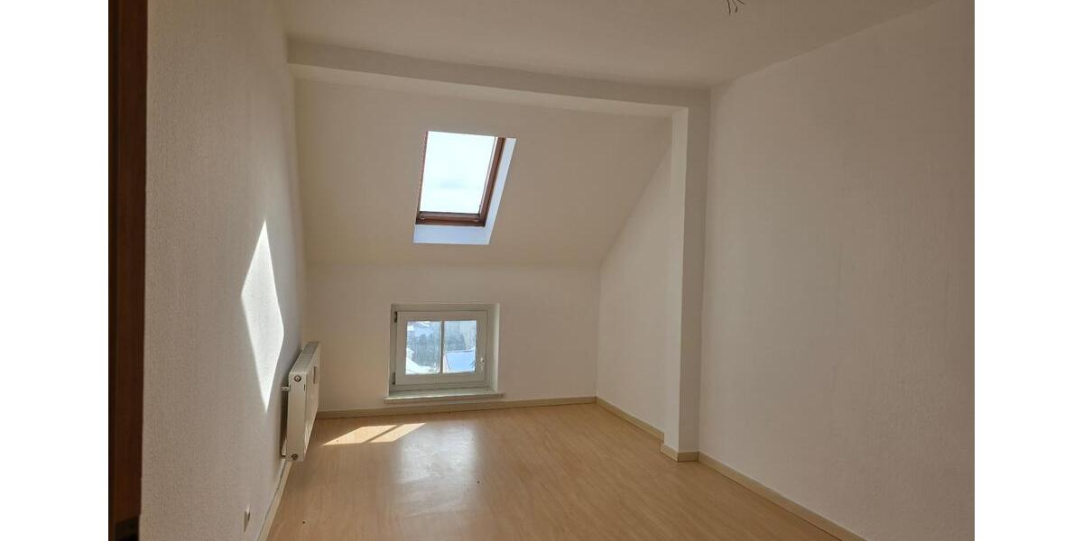 Dachgeschoßwohnung Löbau - 3 Zimmer, 93 m&sup2;, 500&euro; | Angebot:25269284