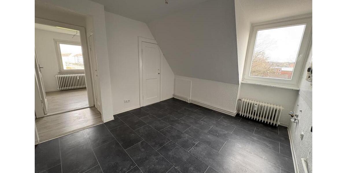 Dachgeschoßwohnung Bremerhaven Geestemünde - 3 Zimmer, 56 m&sup2;, 399&euro; | Angebot:24628490