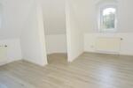 Etagenwohnung Werdau - 3 Zimmer, 82 m&sup2;, 450&euro; | Angebot:23438477