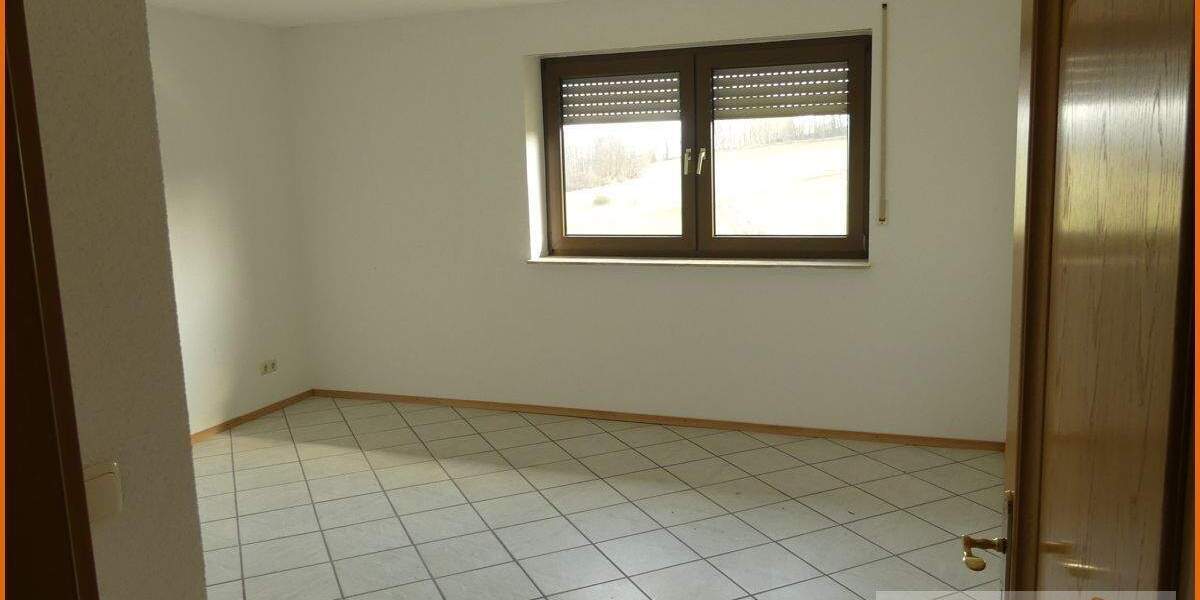 Etagenwohnung Flieden / Stork Stork - 4 Zimmer, 136 m&sup2;, 650&euro; | Angebot:26475926