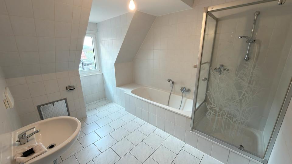 Dachgeschoßwohnung Volkmarsen - 4 Zimmer, 103 m&sup2;, 650&euro; | Angebot:26221973