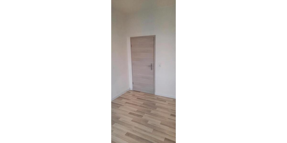 Etagenwohnung Plauen Altstadt - 5 Zimmer, 100 m&sup2;, 580&euro; | Angebot:26068141