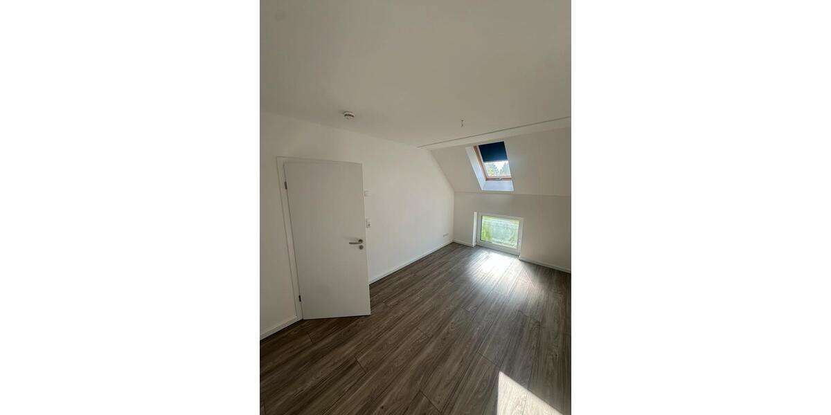 Etagenwohnung Magdeburg Alt Olvenstedt - 3 Zimmer, 90 m&sup2;, 1.000&euro; | Angebot:26463262
