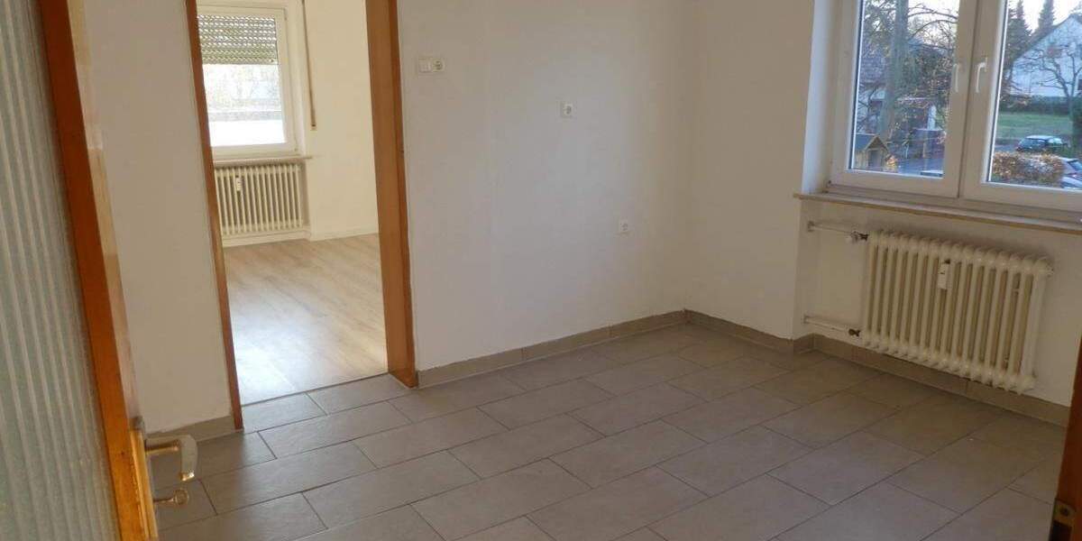 Etagenwohnung Baiersdorf Igelsdorf - 3 Zimmer, 100 m&sup2;, 690&euro; | Angebot:23824400