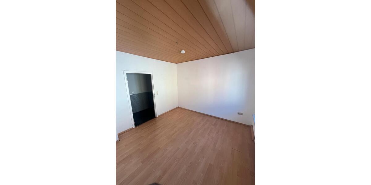Etagenwohnung Saarbrücken - 1 Zimmer, 75 m&sup2;, 778&euro; | Angebot:26293922