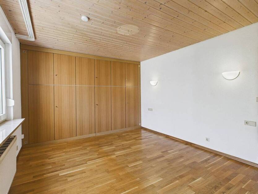Zentrales Wohnen in Stuttgart-Ost: Charmante 4-Zimmer-Wohnung mit Stellplatz 4 zimmer