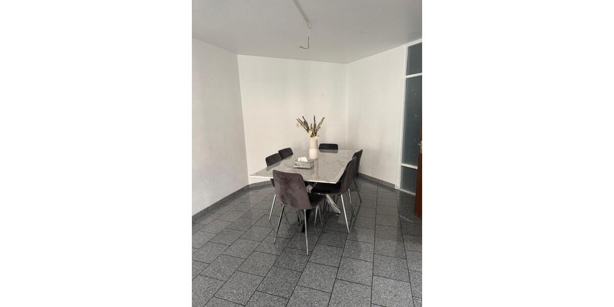 Etagenwohnung Wiesbaden Südost - 3 Zimmer, 87 m&sup2;, 1.650&euro; | Angebot:26495103