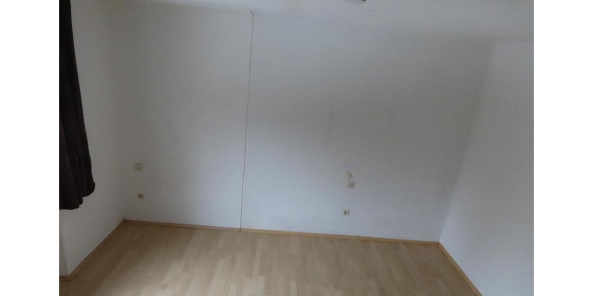 Hochparterre Marktredwitz - 4 Zimmer, 108 m&sup2;, 700&euro; | Angebot:24804457