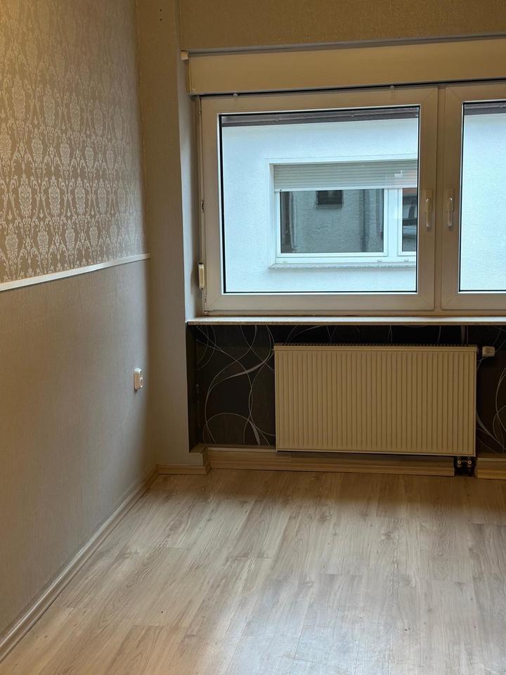 4 Raumwohnung ab 01.11.2025 zu vermieten zimmer