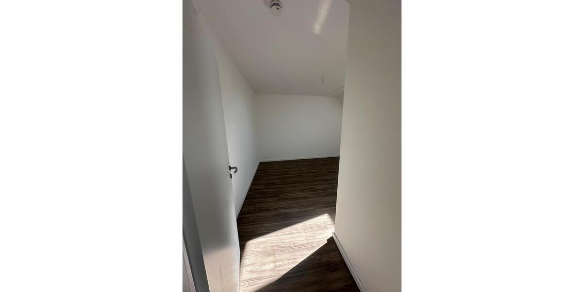 Etagenwohnung Magdeburg Alt Olvenstedt - 3 Zimmer, 90 m&sup2;, 1.000&euro; | Angebot:26463262