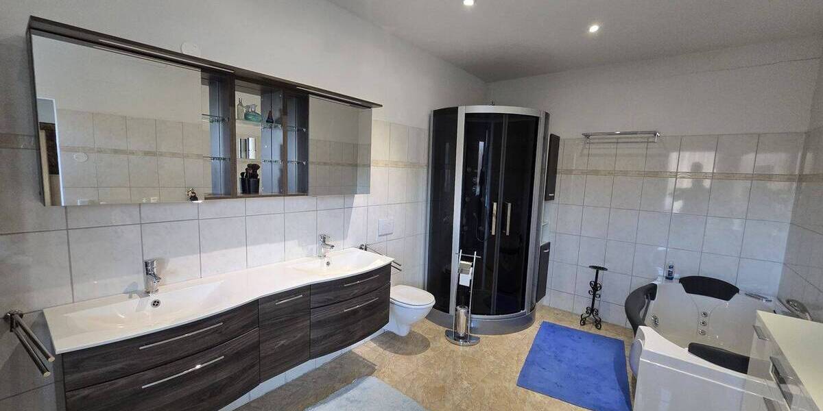 Einfamilienhaus Schönefeld - 4 Zimmer, 170 m&sup2;, 2.250&euro; | Angebot:26765239