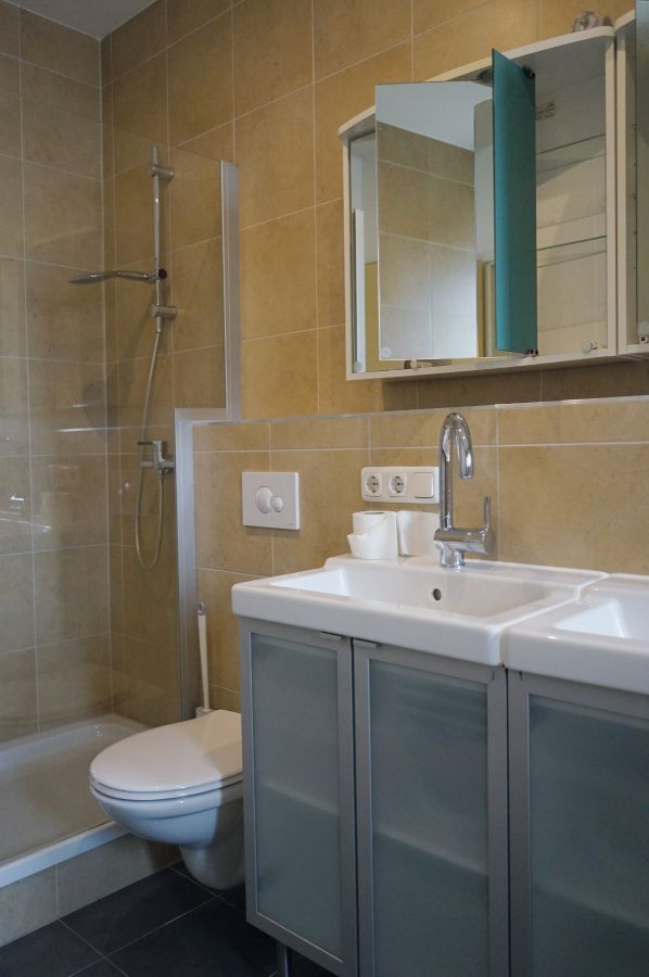Altbau Loft Wohnung am Lech x3: 73+82+64 qm, kernsaniert, Balkon, Parkett, Küche, ruhig, nähe KUKA, provisionsfrei 3 zimmer