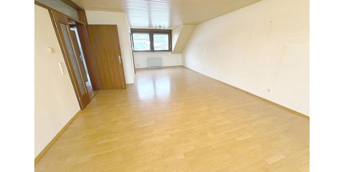 Föhren: Gepflegte 3ZKB - Wohnung mit großzügigem Balkon und Stellplatz! 3 zimmer
