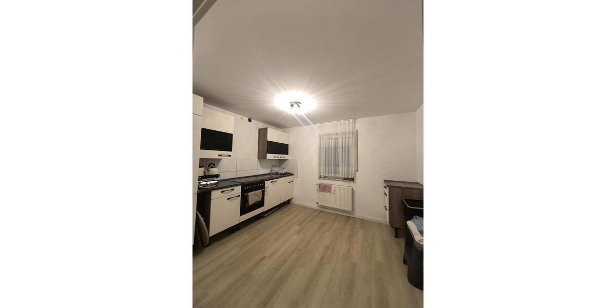 Erdgeschoßwohnung Kirchheimbolanden - 4 Zimmer, 100 m&sup2;, 1.050&euro; | Angebot:26614414