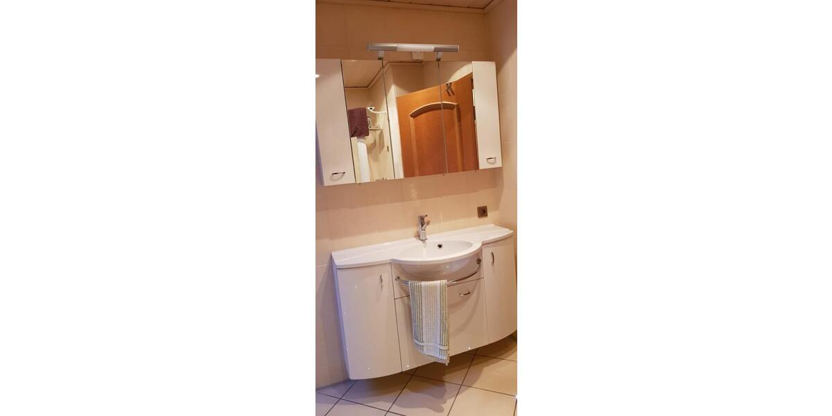 Wohnen auf Zeit Spangenberg - 3 Zimmer, 100 m&sup2;, 19&euro; | Angebot:19160284