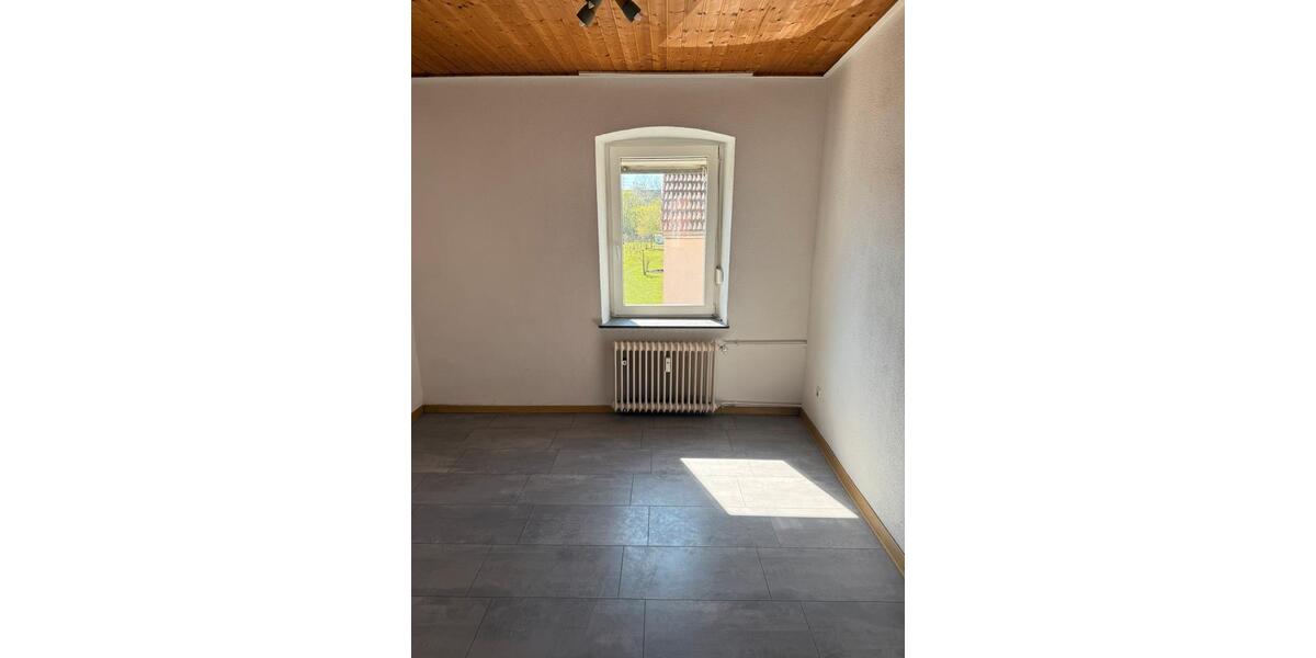 Einfamilienhaus Völklingen - 3 Zimmer, 70 m&sup2;, 550&euro; | Angebot:25841890