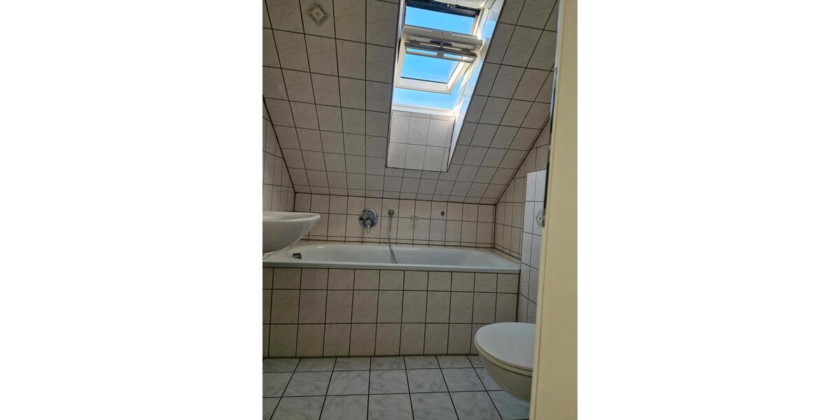 Dachgeschoßwohnung Gütersloh Isselhorst - 3 Zimmer, 60 m&sup2;, 480&euro; | Angebot:25793358