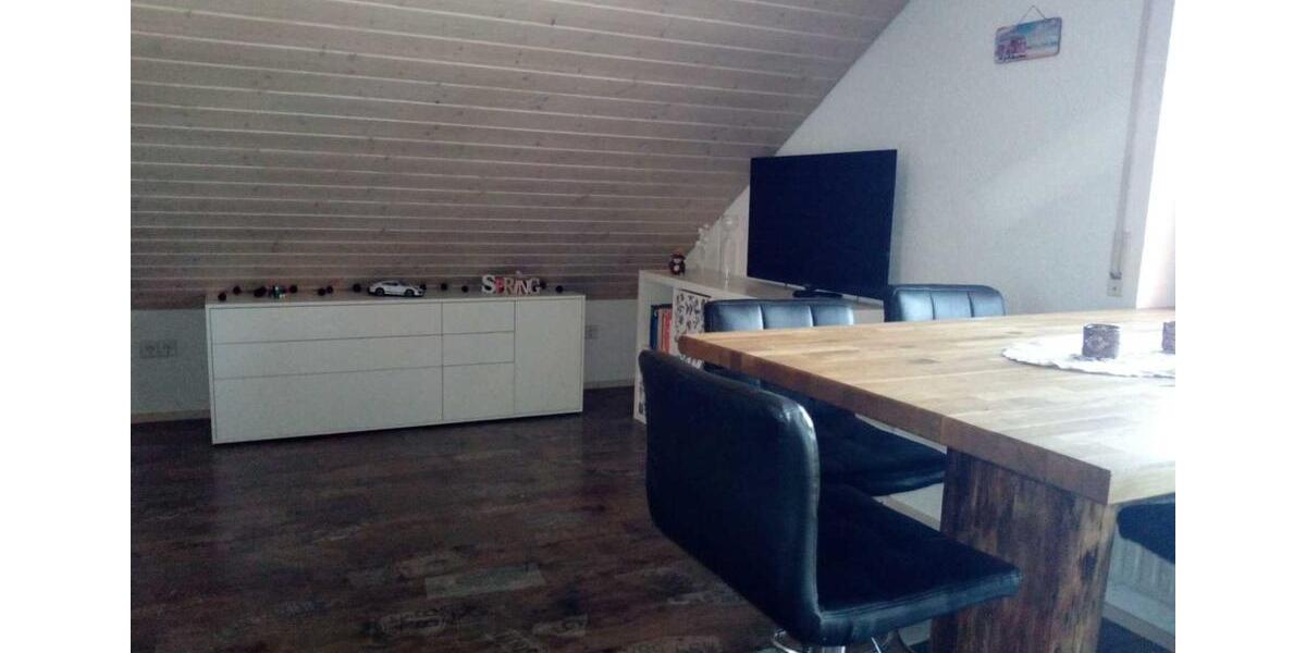 Dachgeschoßwohnung Gunningen - 3 Zimmer, 75 m&sup2;, 750&euro; | Angebot:25402476