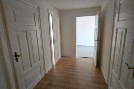 Wohnung Geringswalde - 5 Zimmer, 115 m&sup2;, 950&euro; | Angebot:27632495