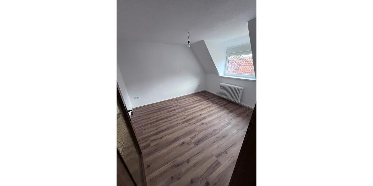 Reihenhaus Delligsen - 7 Zimmer, 195 m&sup2;, 1.050&euro; | Angebot:26225566