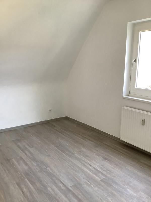 Kleine 3-Zi.-Whg. mit neuem Bad und neuem Boden in Nonnenbruch, ab August! zimmer