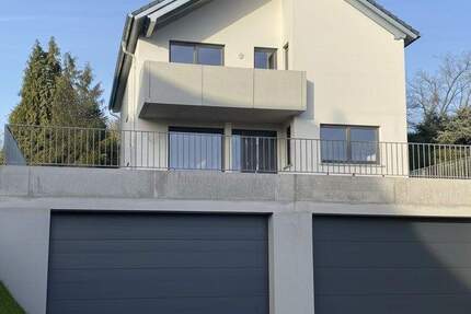 Neubau, Erstbezug: Exklusive DHH mit Terrasse und Hobbyraum in bester Lage von Esslingen Rüdern! 4 zimmer