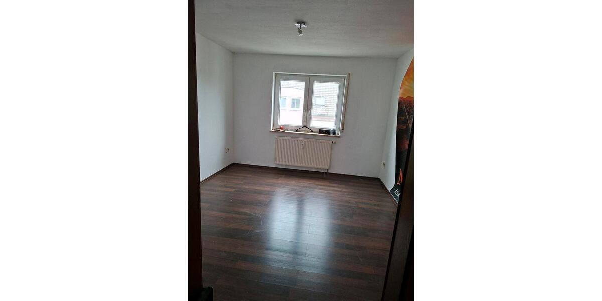 Dachgeschoßwohnung Blumberg - 4 Zimmer, 95 m&sup2;, 600&euro; | Angebot:26462122