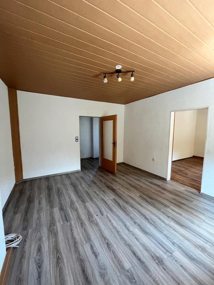 Helle 2 Zimmer Wohnung in Marktleuthen zimmer