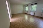 Kleine 2-Zimmerwohnung mit Einbauküche zimmer