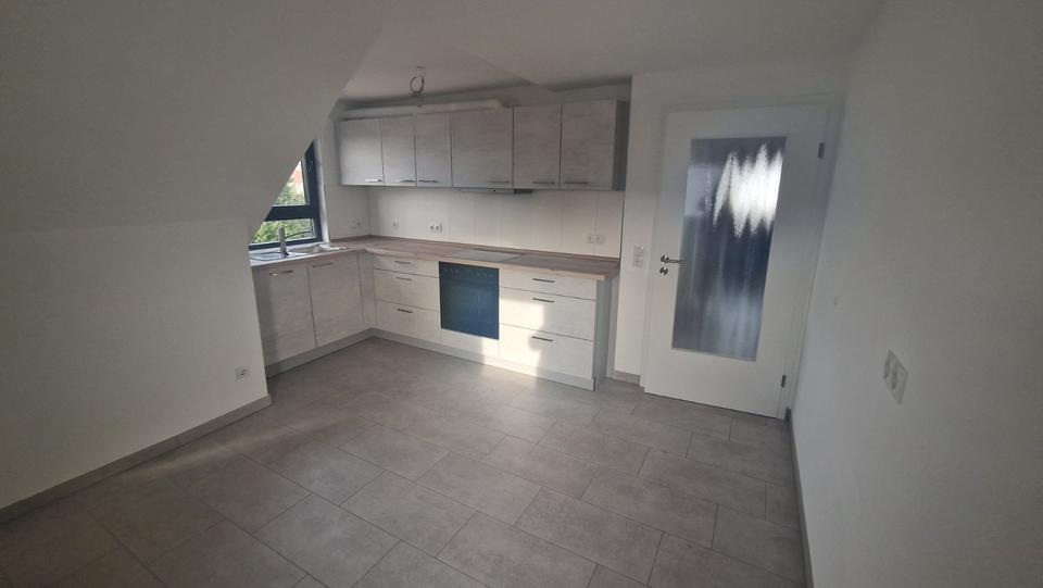 Dachgeschoßwohnung Eisenberg (Pfalz) - 2.5 Zimmer, 60 m&sup2;, 660&euro; | Angebot:25719160