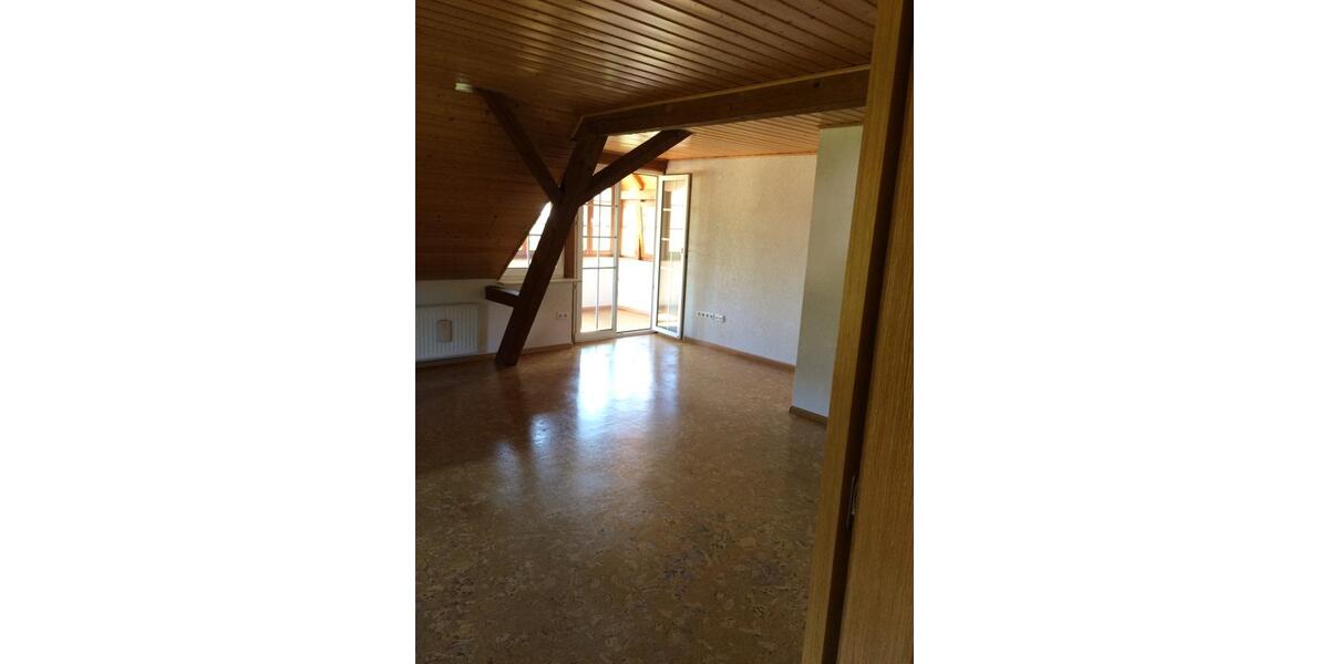 Dachgeschoßwohnung Lörrach Salzert - 3 Zimmer, 84 m&sup2;, 760&euro; | Angebot:25998756