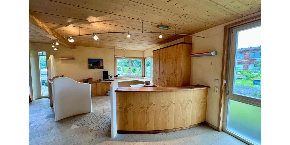 Büro Gewerbe Studio Atelier Praxis Office Holzhaus Bergblick EBK zimmer