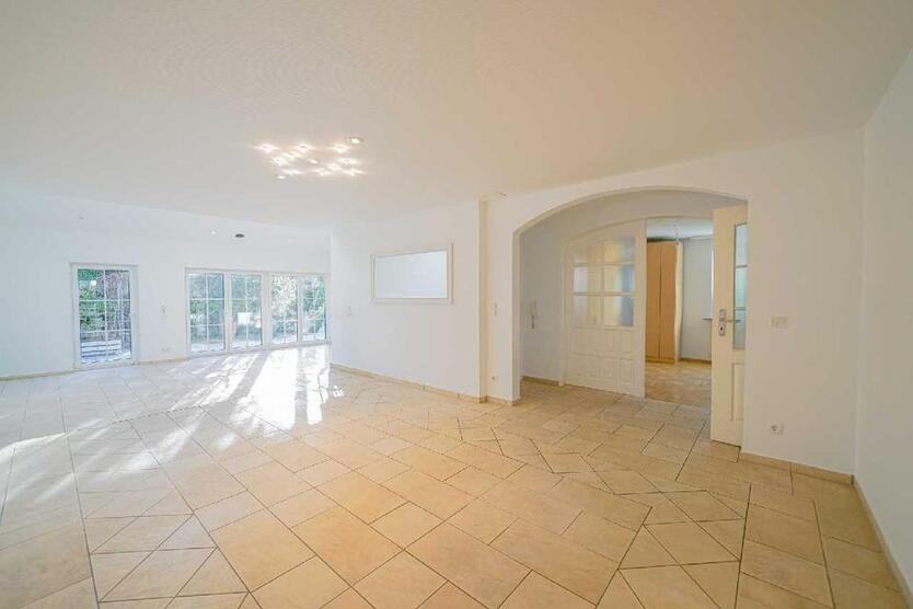 Freistehendes Einfamilienhaus mit Garten und Sonnenbalkon 5 zimmer