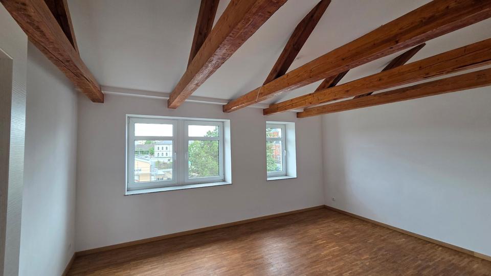 Dachgeschoßwohnung Bischofswerda - 5 Zimmer, 120 m&sup2;, 960&euro; | Angebot:27631340