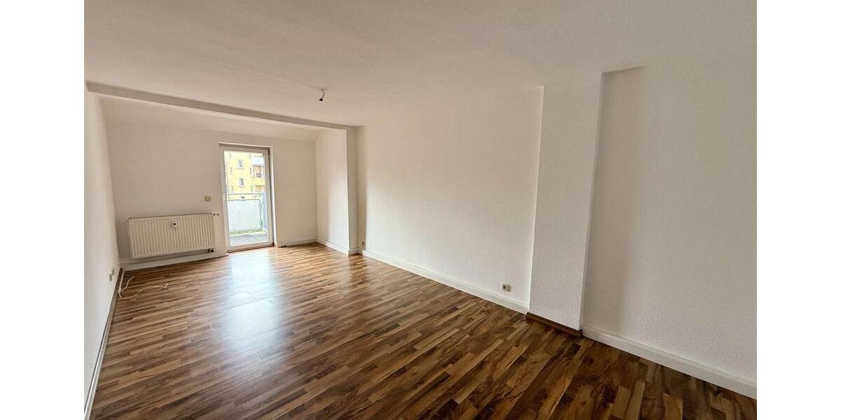 Etagenwohnung Döbeln - 4 Zimmer, 121 m&sup2;, 800&euro; | Angebot:26183314